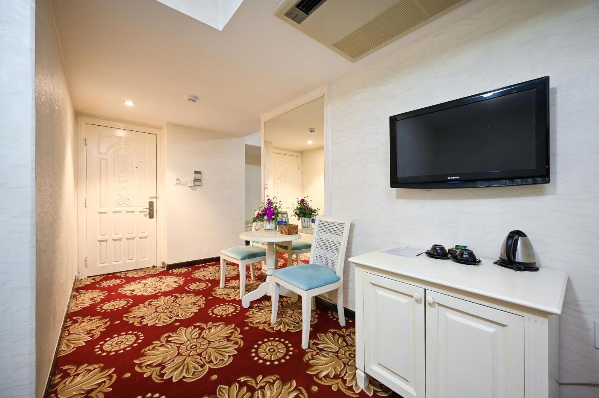 California Saigon Hotel & Rooftop Pool โฮจิมินห์ซิตี้ ภายนอก รูปภาพ