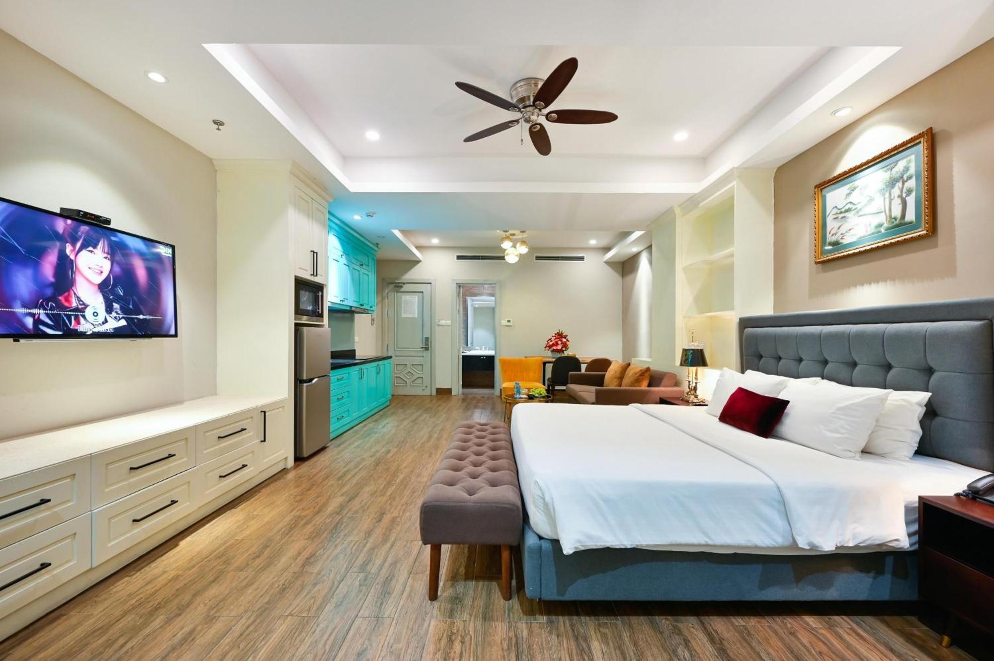 California Saigon Hotel & Rooftop Pool โฮจิมินห์ซิตี้ ภายนอก รูปภาพ