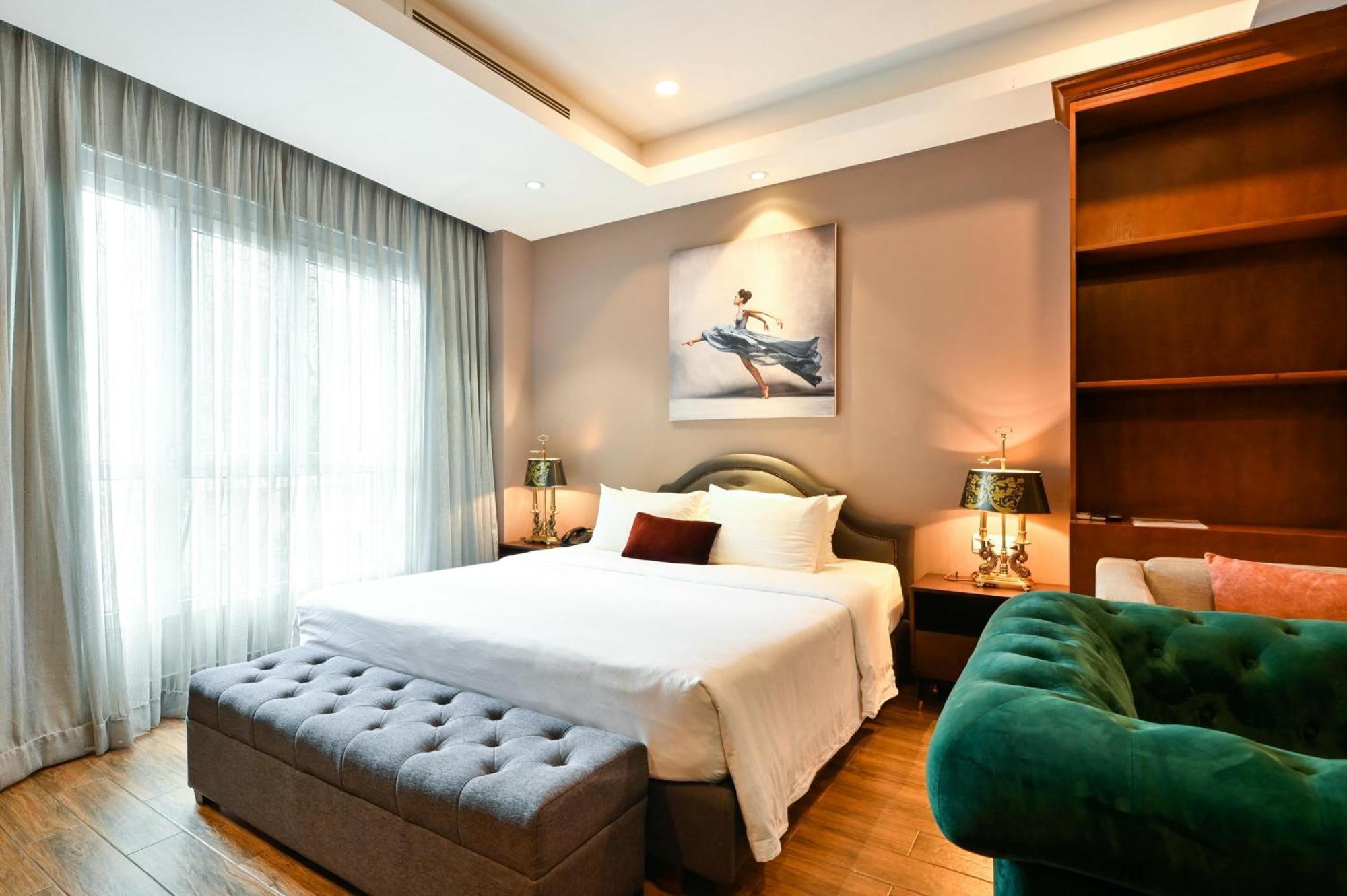 California Saigon Hotel & Rooftop Pool โฮจิมินห์ซิตี้ ภายนอก รูปภาพ
