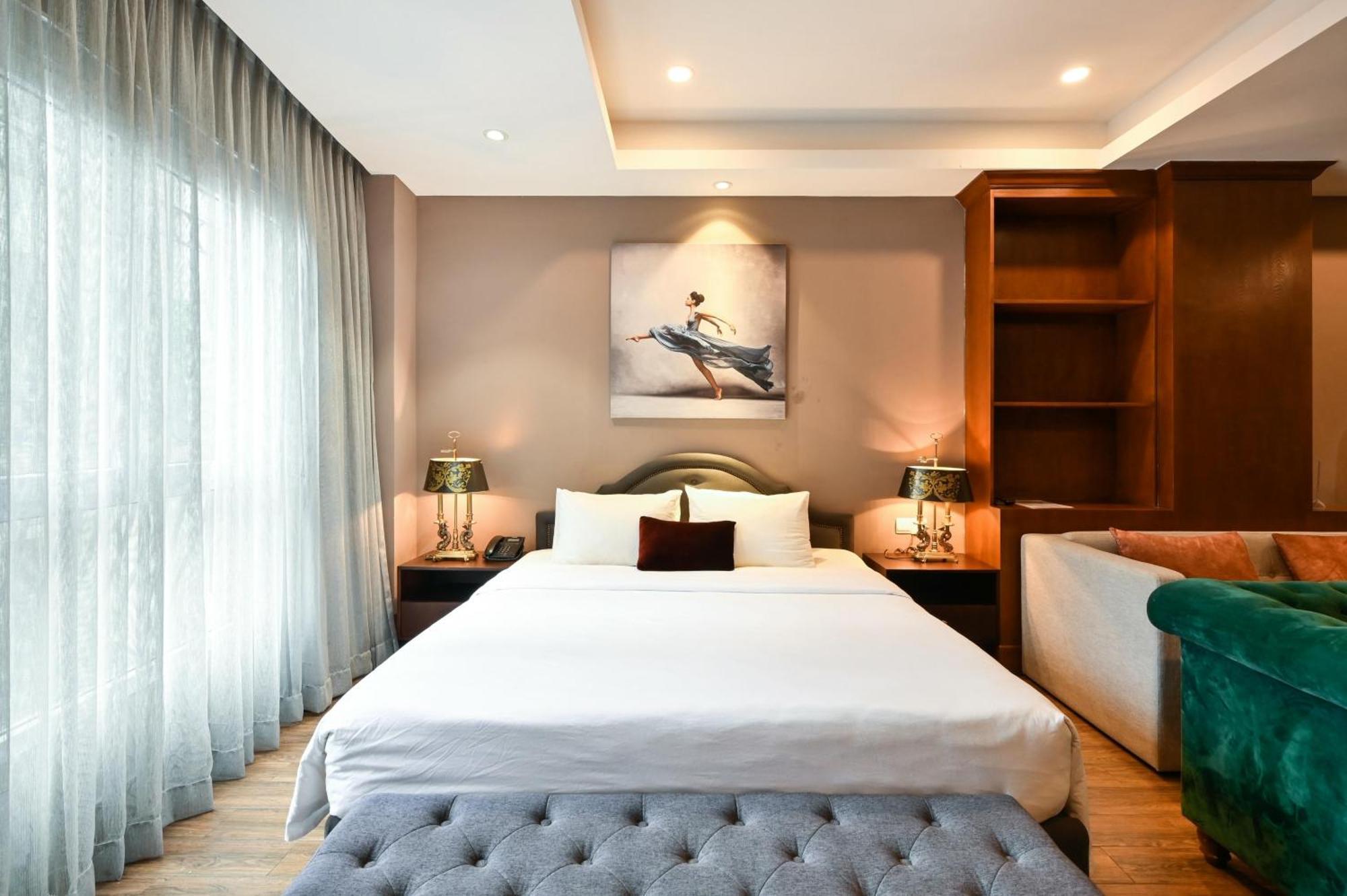 California Saigon Hotel & Rooftop Pool โฮจิมินห์ซิตี้ ภายนอก รูปภาพ