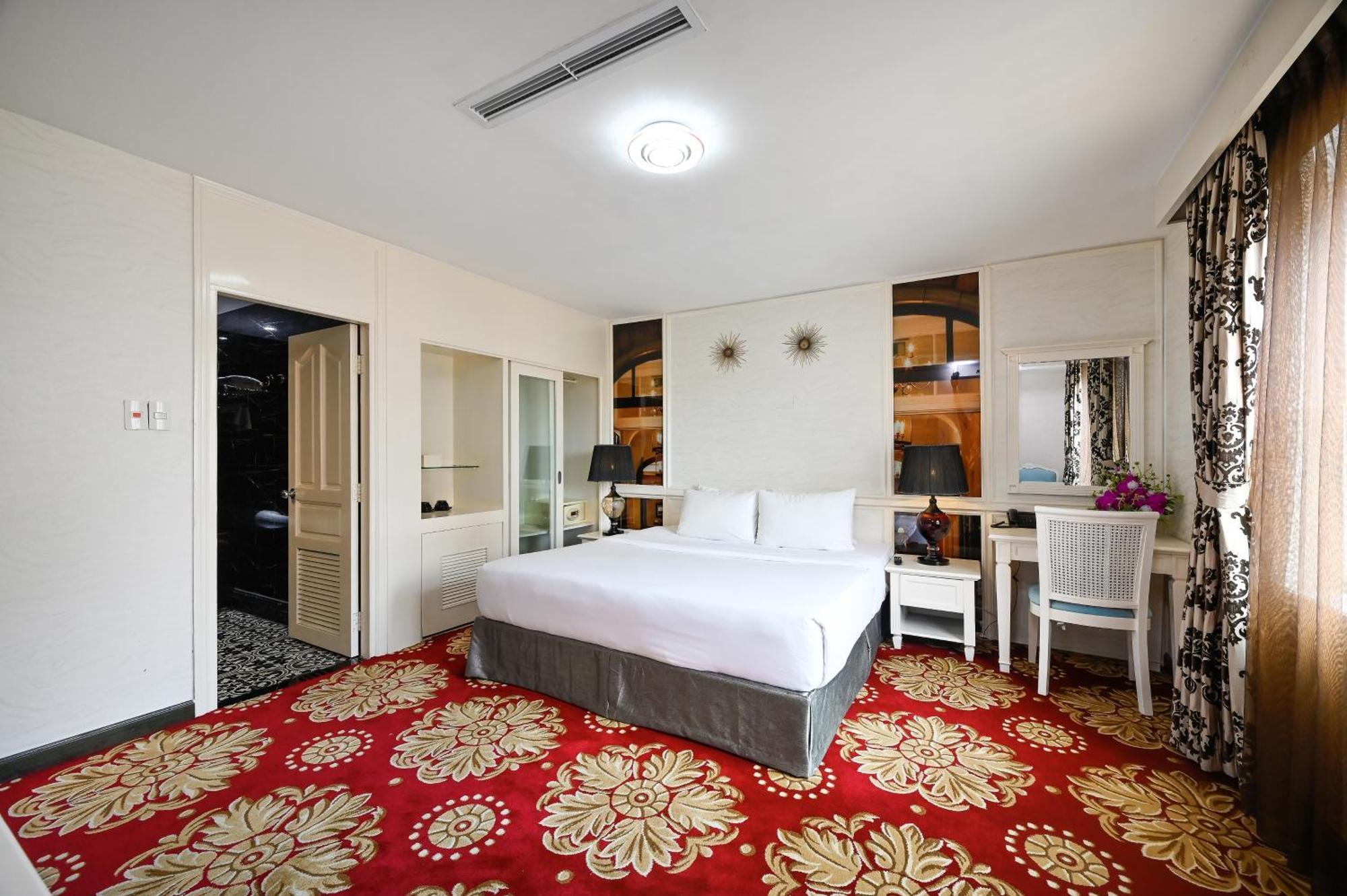 California Saigon Hotel & Rooftop Pool โฮจิมินห์ซิตี้ ภายนอก รูปภาพ