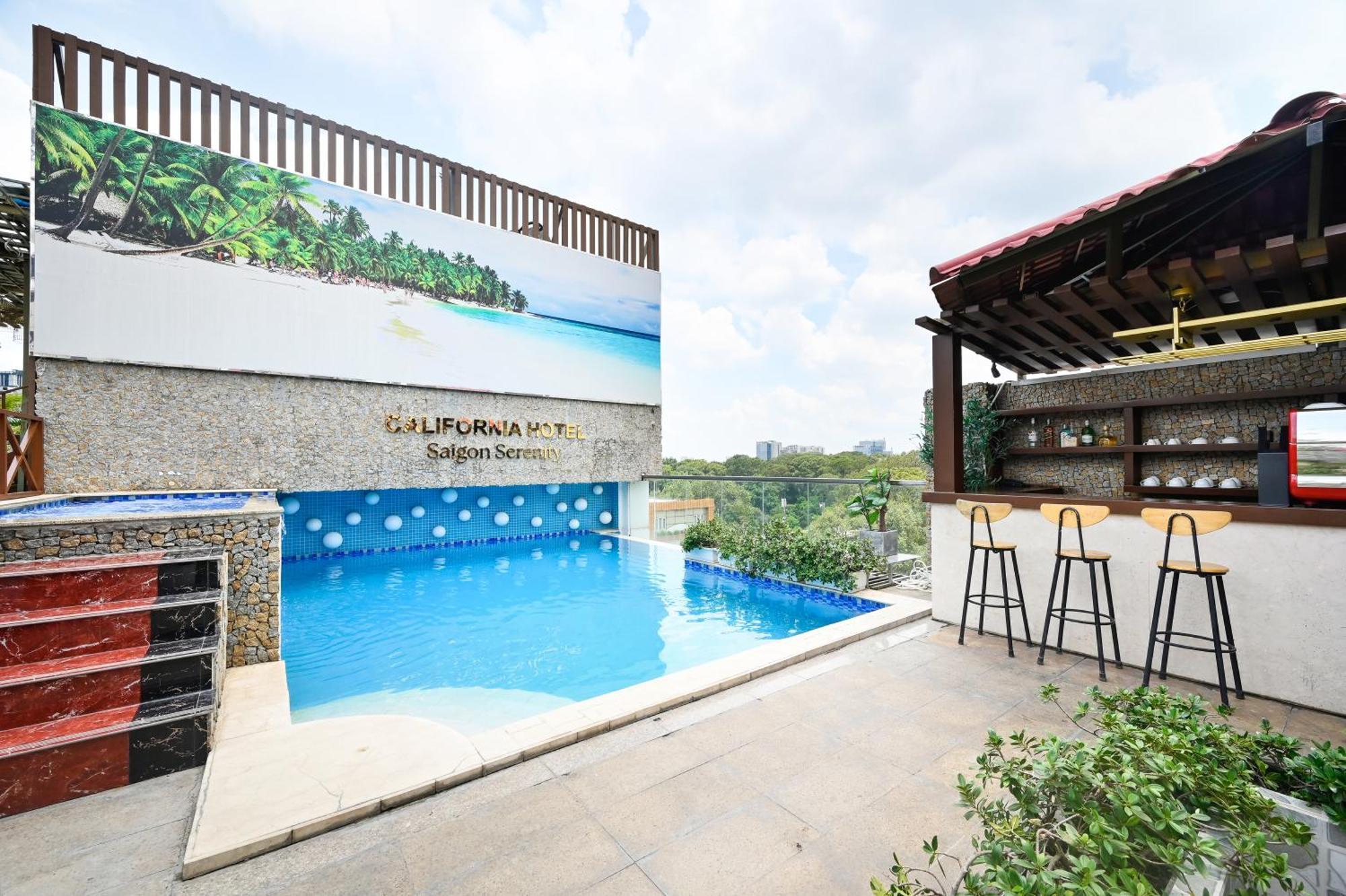 California Saigon Hotel & Rooftop Pool โฮจิมินห์ซิตี้ ภายนอก รูปภาพ