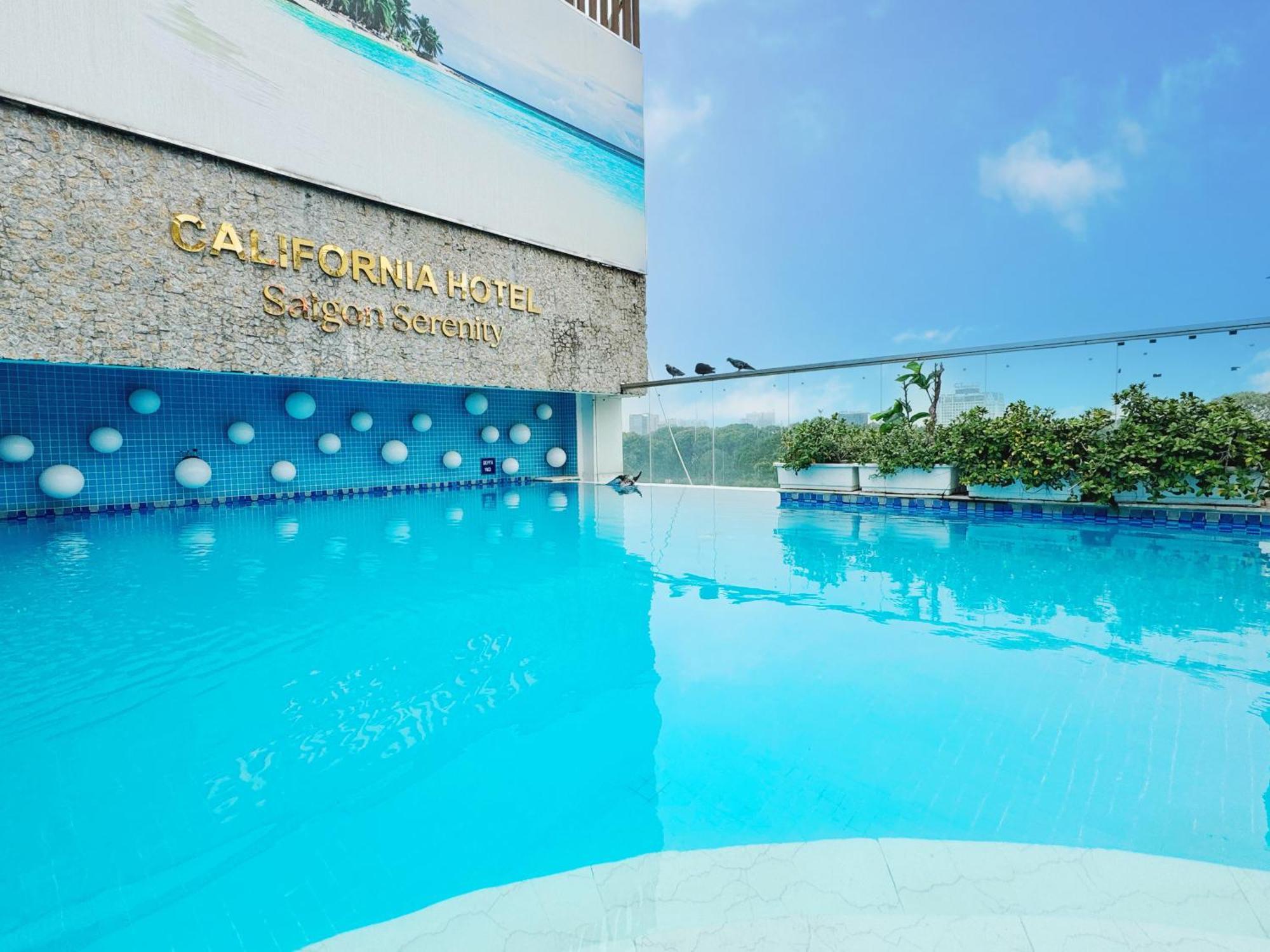 California Saigon Hotel & Rooftop Pool โฮจิมินห์ซิตี้ ภายนอก รูปภาพ