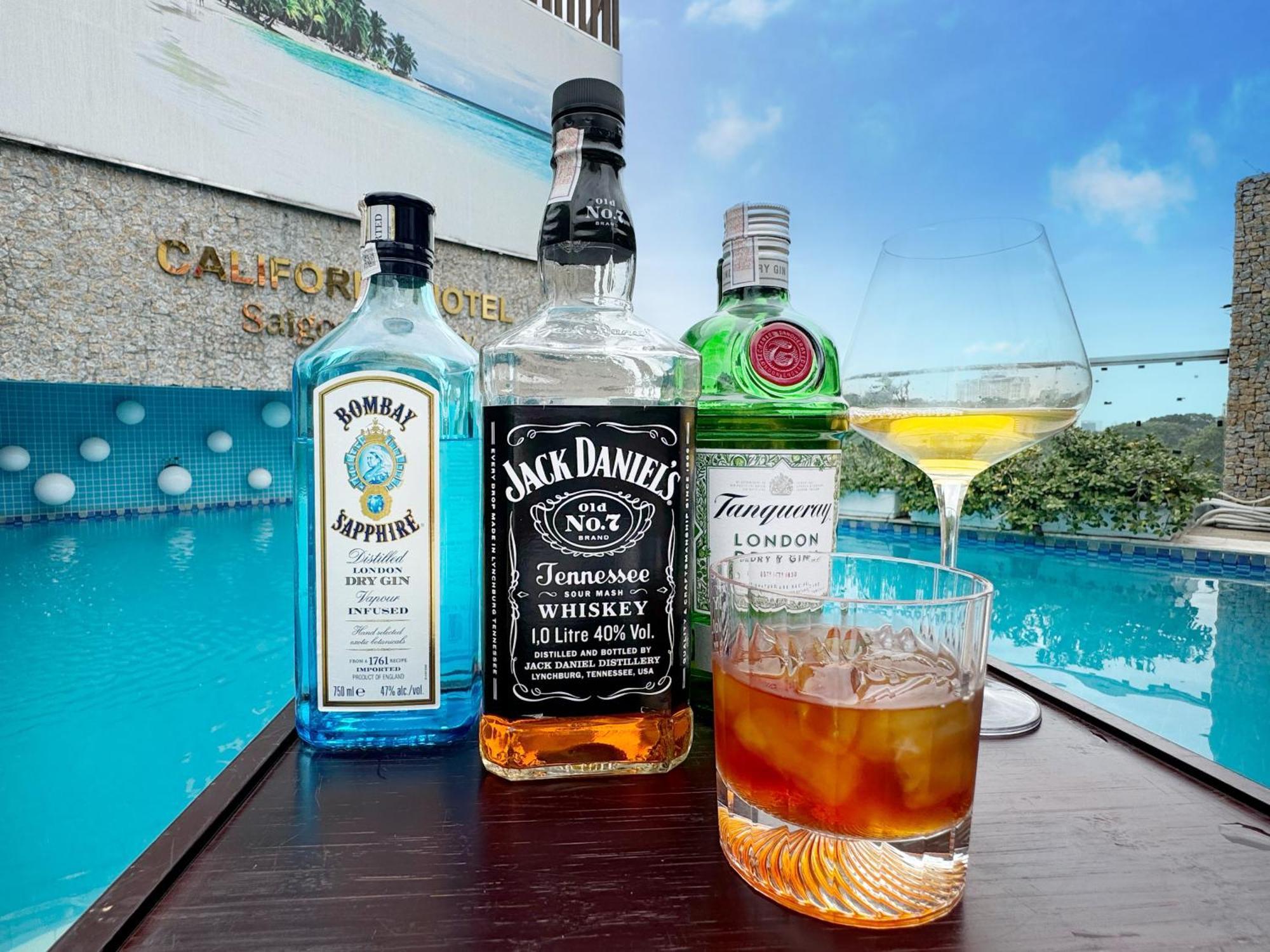 California Saigon Hotel & Rooftop Pool โฮจิมินห์ซิตี้ ภายนอก รูปภาพ